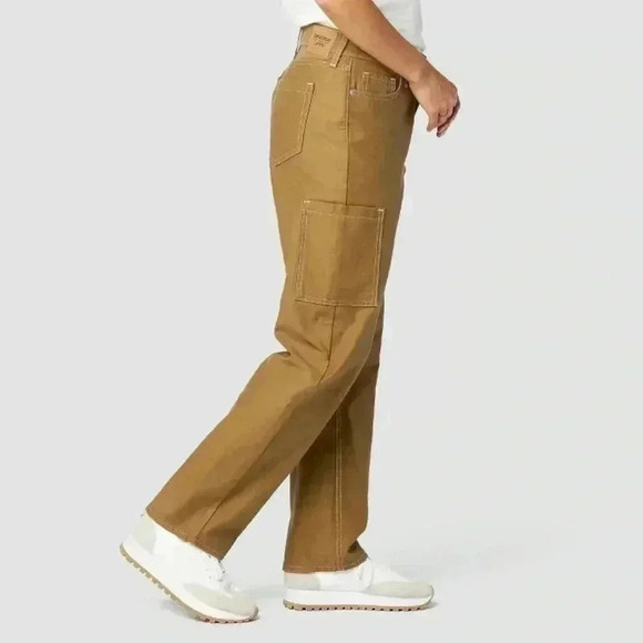 DENIZEN from Levi's - Women's Mid-Rise 90's
Loose Straight Jeans - Picture 2 of 16